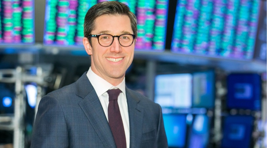 当地时间 2 月 26 日，美国参议院以 56 票赞成、43 票反对确认贾米森·格里尔担任美国贸易代表，格里尔是一位拥有国际贸易法专业背景的律师，曾在特朗普的首个总统任期内担任前美国贸易代表罗伯特·莱特希泽的幕僚长。