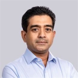 隔夜美股 | 三大股指涨跌不一 中概股普涨 英伟达(NVDA.US)财报后震荡